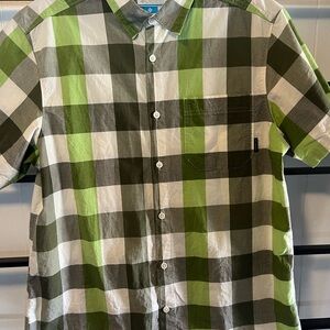EUC Men’s COLUMBIA Large Short Sleeve Button Down Shirt, D11